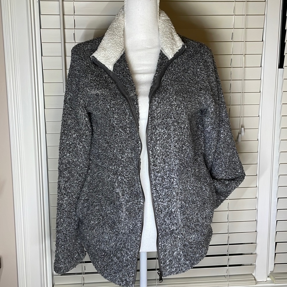 Soft zip up outfitter style jacket, size small